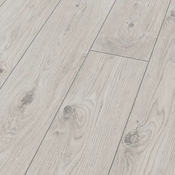 Light oak Laminate flooring